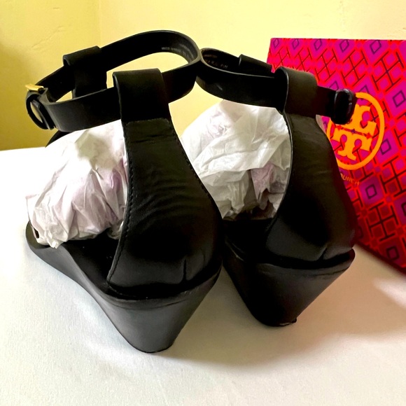 Tory burch Zoey Women’s 9.5 Black Leather Ankle Strap Wedge Sandals - Picture 8 of 10